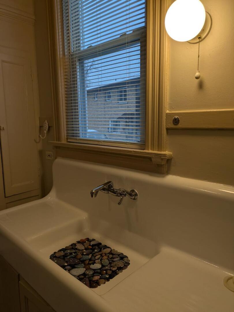 328 West St Charles Road Lombard, IL 60148 - Photo 11 of 41