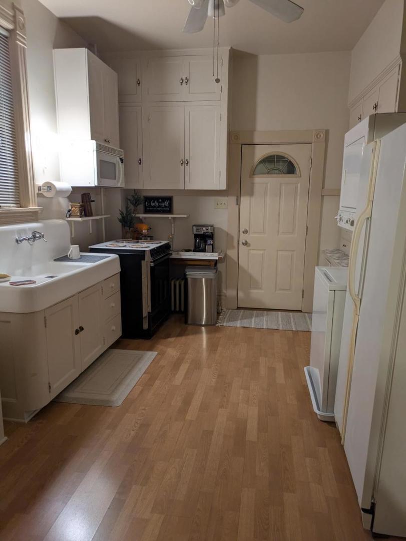 328 West St Charles Road Lombard, IL 60148 - Photo 9 of 41