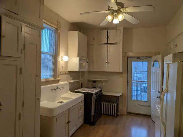 $599,900 | 328 West St Charles Road, Lombard, IL 60148