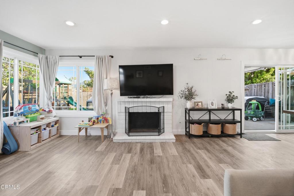 5210 Creekside Road Camarillo, CA 93012 - Photo 4 of 19