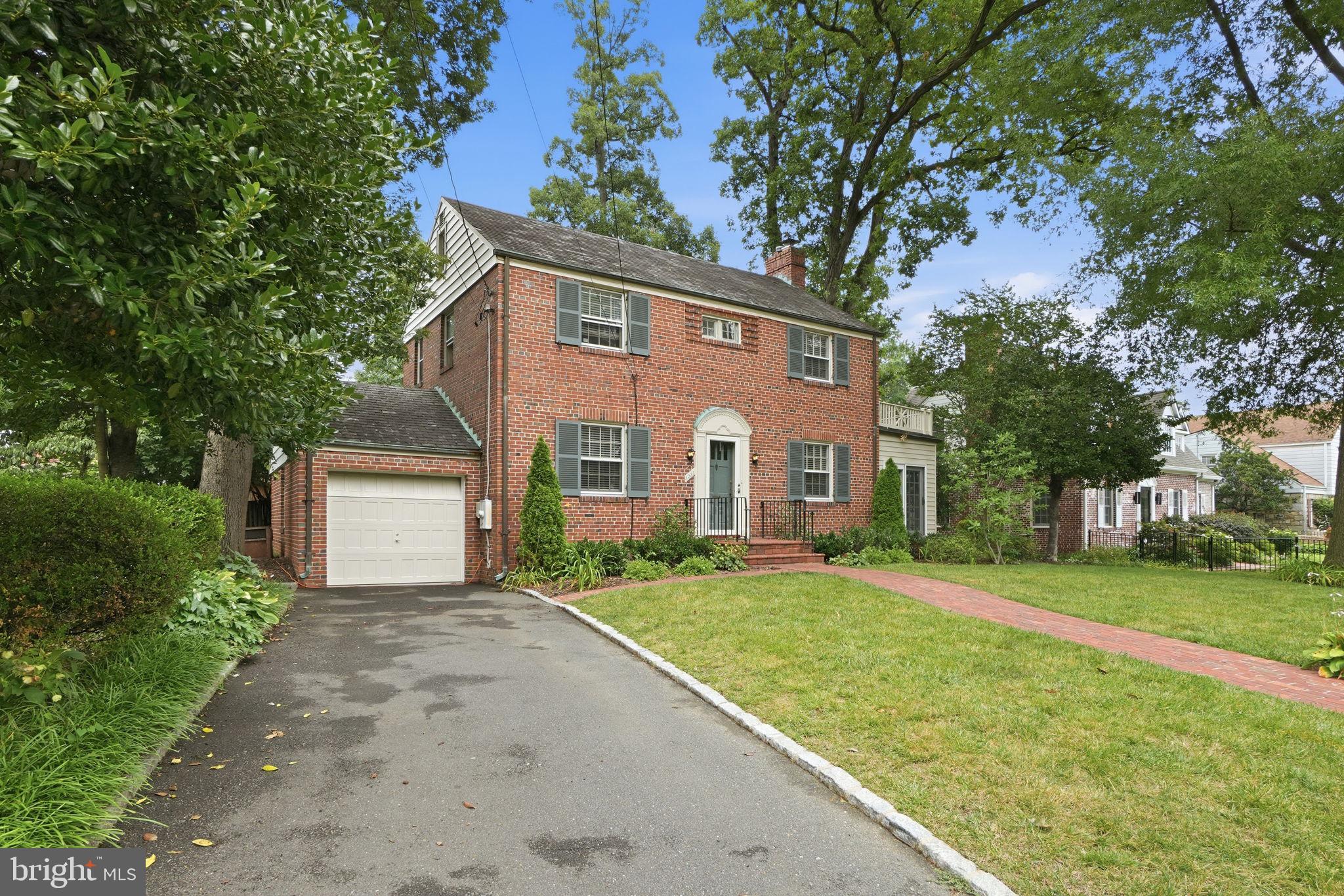 1251 South Oakcrest Road Arlington, VA 22202 - Photo 4 of 57