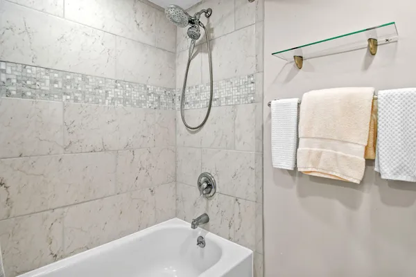 $8,500 | 227 Brazilian Avenue, Unit 2H, Palm Beach, FL 33480