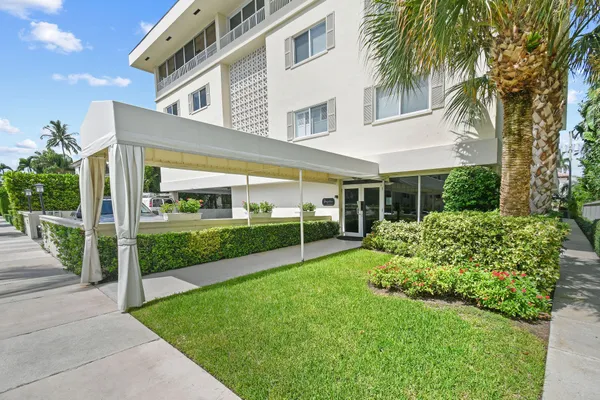 $8,500 | 227 Brazilian Avenue, Unit 2H, Palm Beach, FL 33480