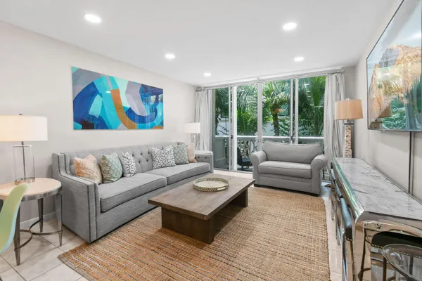 $8,500 | 227 Brazilian Avenue, Unit 2H, Palm Beach, FL 33480