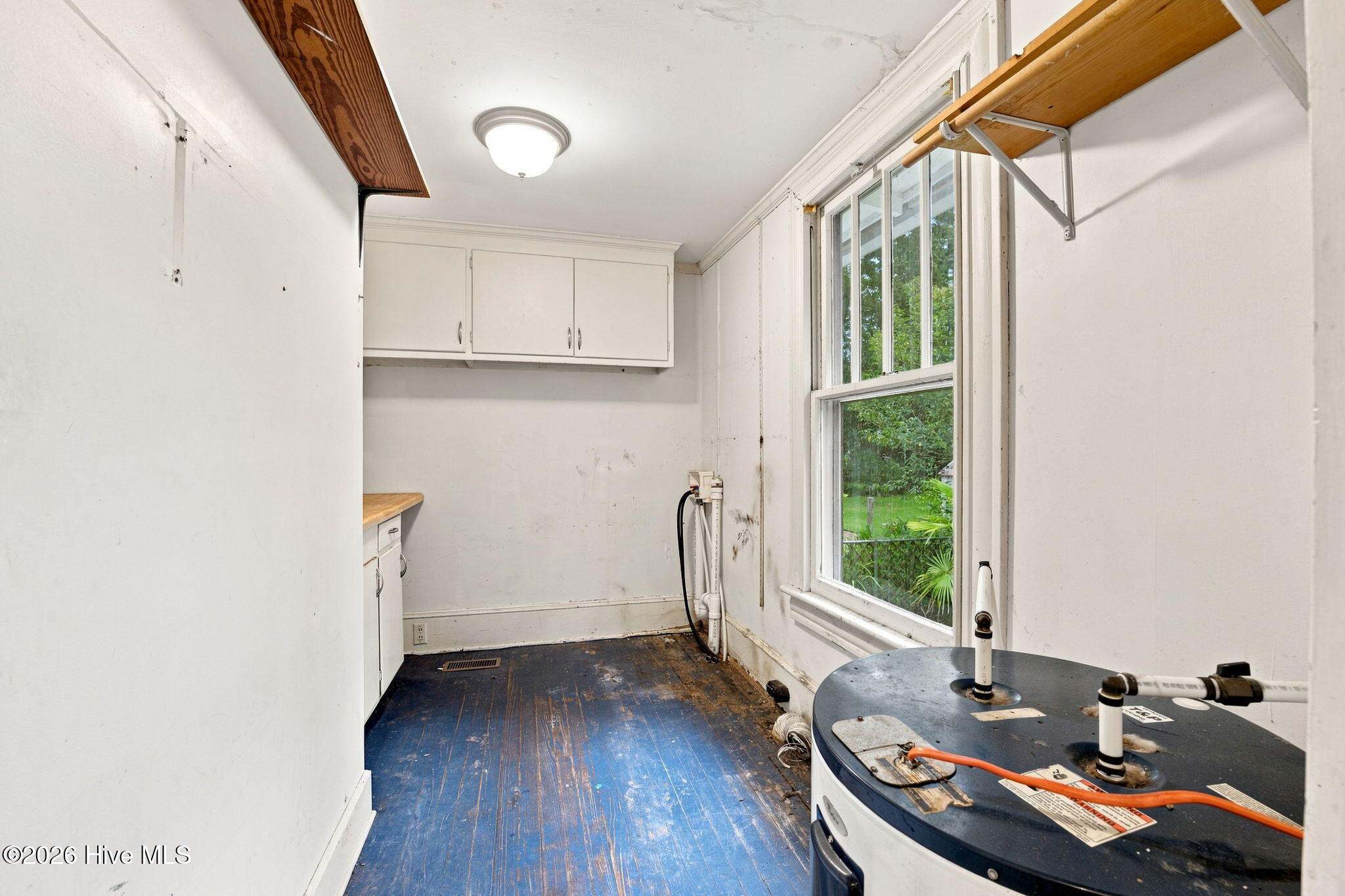 1723 Rhem Avenue New Bern, NC 28560 - Photo 27 of 32 Laundry room