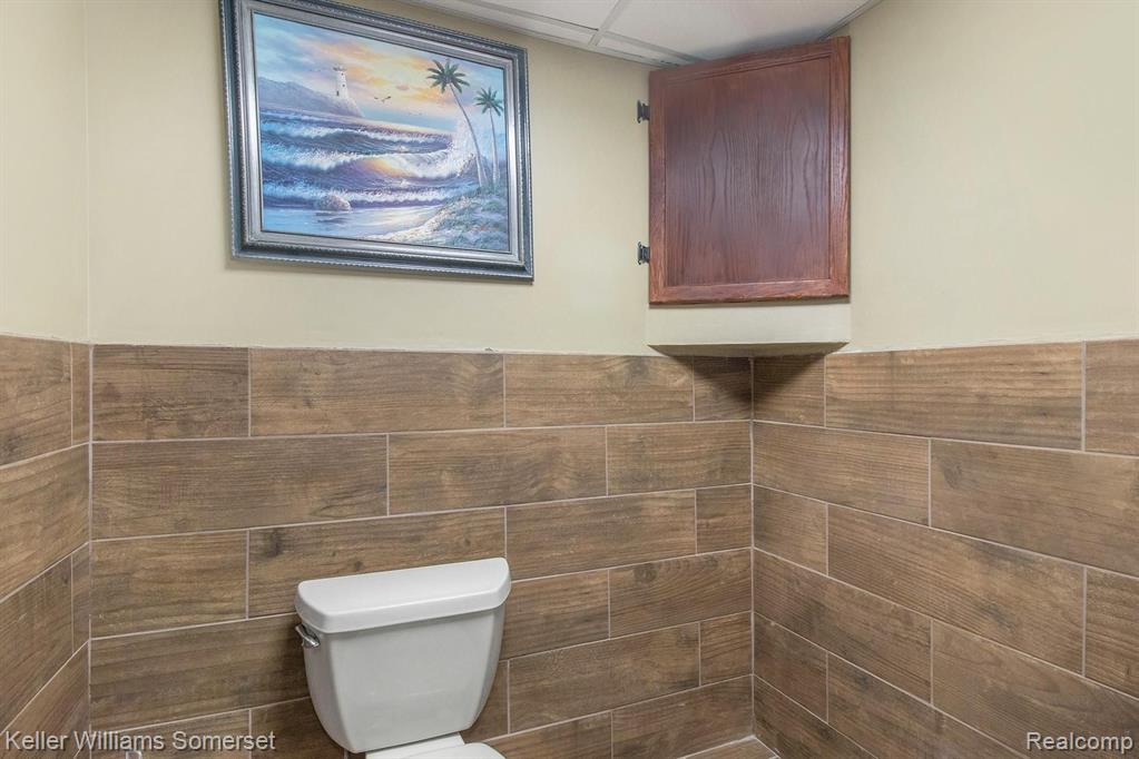 1856 Bromley Lane Rochester Hills, MI 48306 - Photo 27 of 41