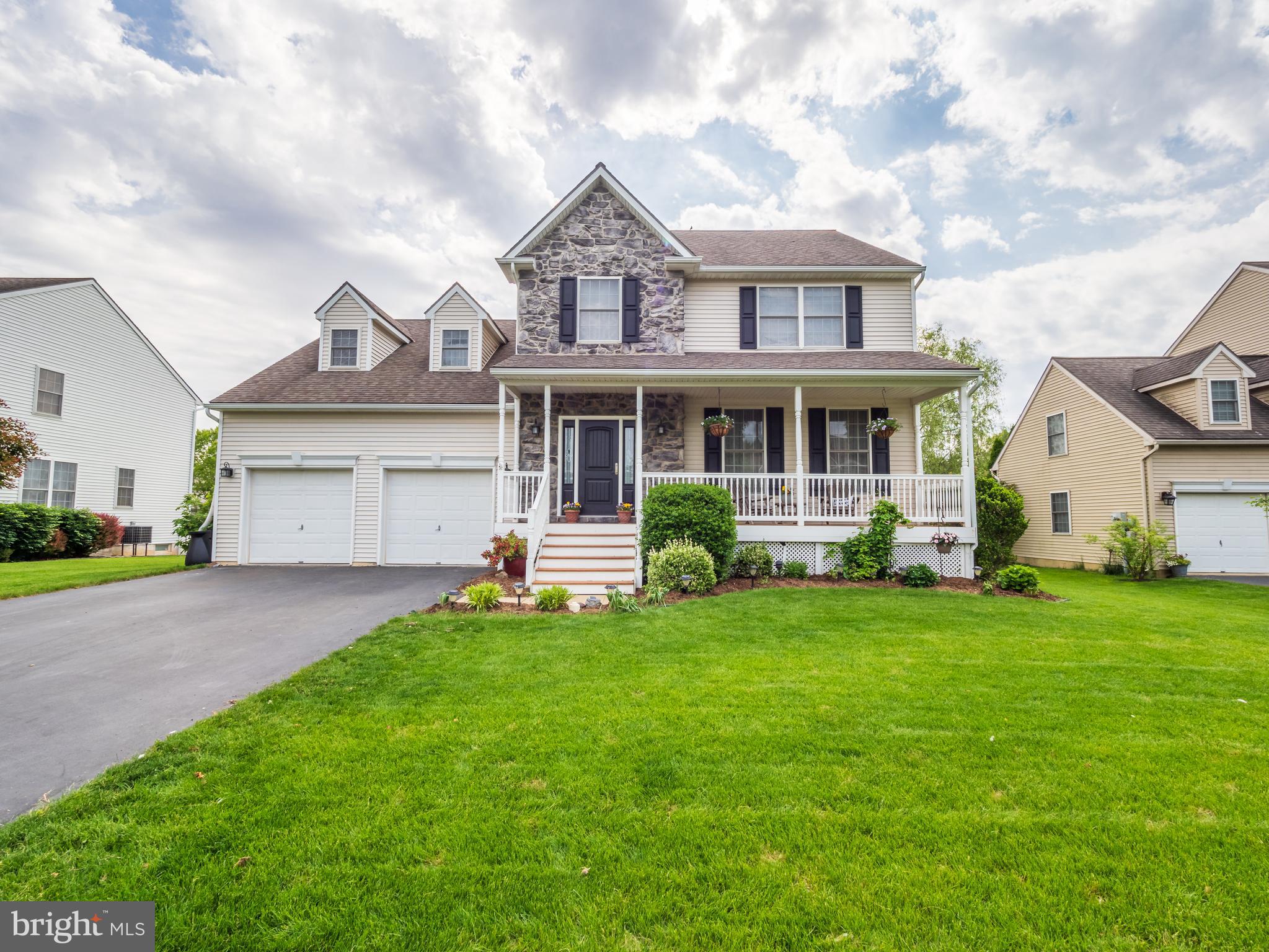 249 North Oak Street Lititz, PA 17543 - Photo 1 of 31