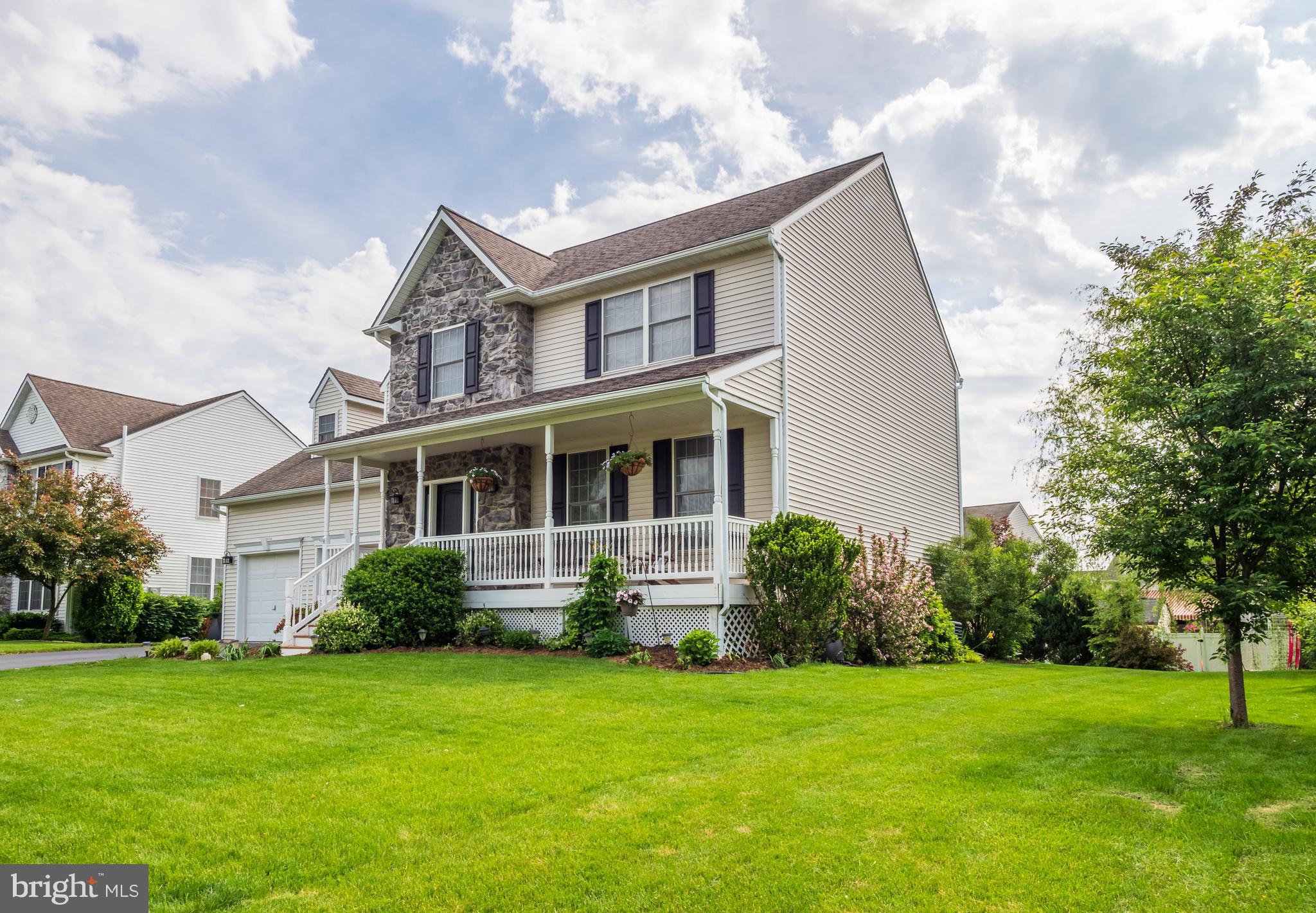 249 North Oak Street Lititz, PA 17543 - Photo 2 of 31