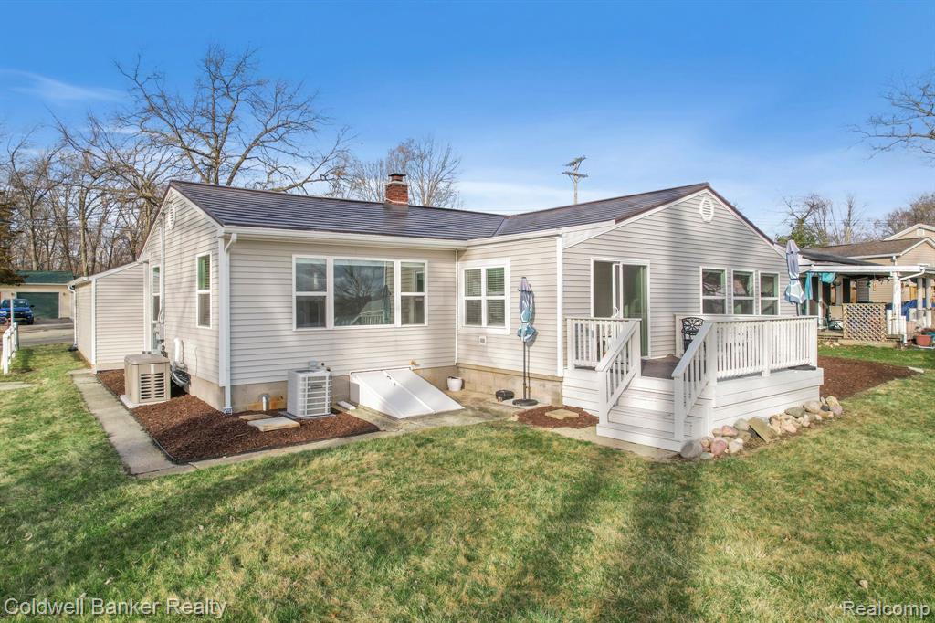 2165 West Fork Road Lapeer, MI 48446 - Photo 7 of 51