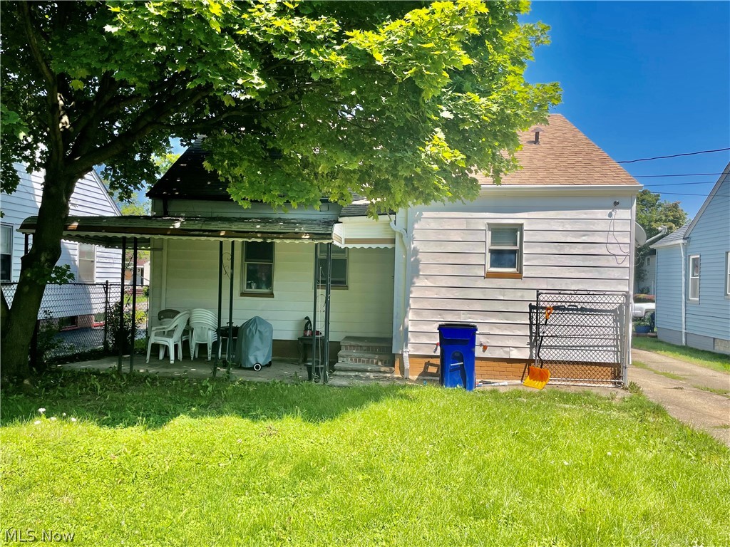 3844 Strandhill Road Cleveland, OH 44128 - Photo 3 of 20 Gallery Image 3