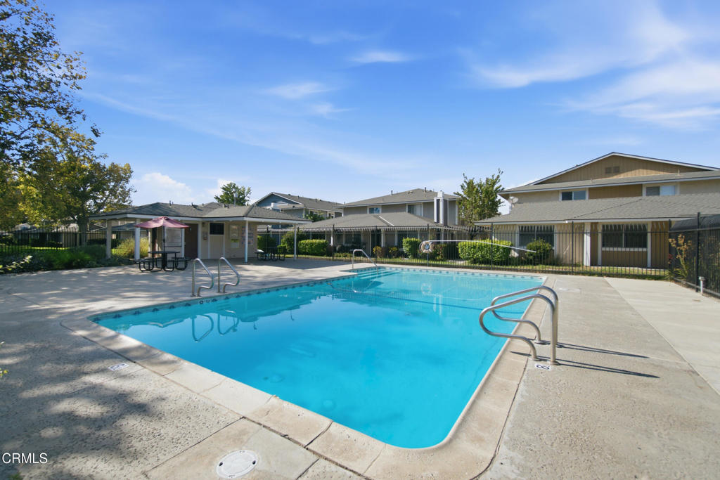 536 Spring Road, Unit 98 Moorpark, CA 93021 - Photo 5 of 34 Gallery Image 5