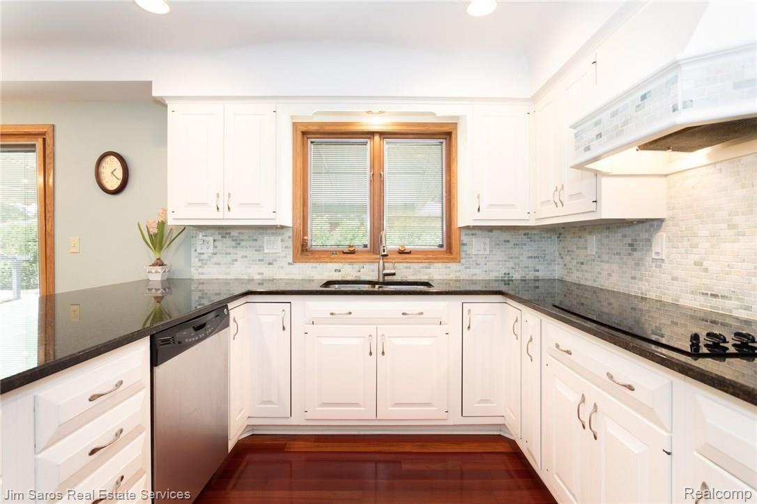 15 Willison Road Grosse Pointe, MI 48236 - Photo 8 of 21 6D6A6343-Edit.jpg