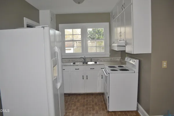 $1,300 | 527 South 3rd Street, Smithfield, NC 27577