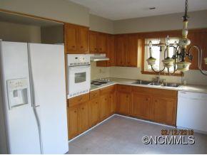 817 Hebron Road Hendersonville, NC 28739 - Photo 12 of 22 Gallery Image 12