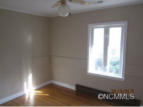 817 Hebron Road Hendersonville, NC 28739 - Photo 9 of 22 Gallery Image 9