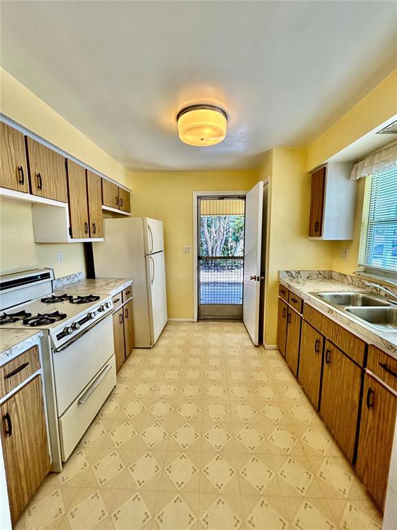 3915 Southwest 139th St Road Ocala, FL 34473 - Photo 13 of 37