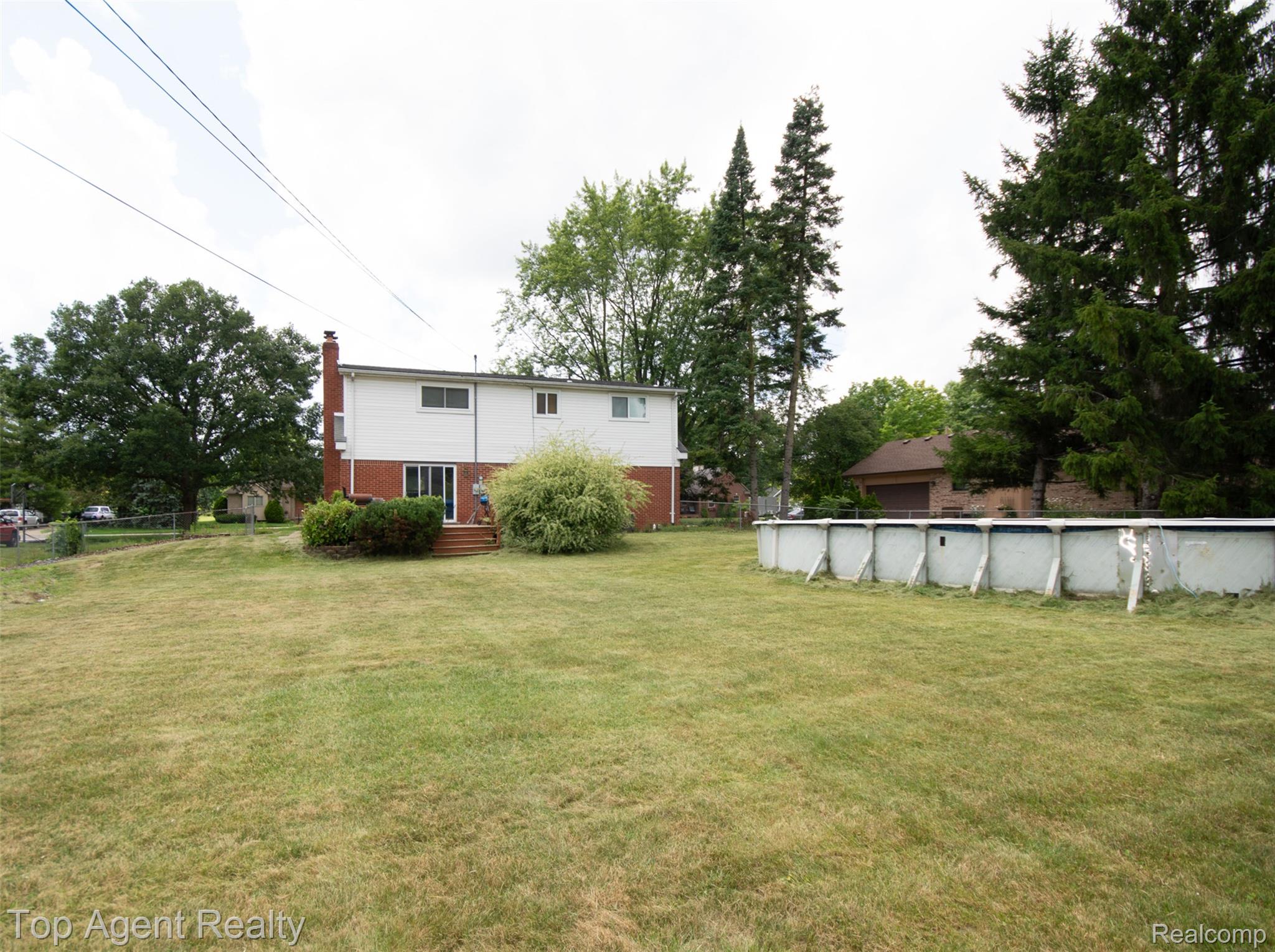 36218 Paddock Drive Clinton Township, MI 48035 - Photo 20 of 22 20_36218 paddock-20.jpg