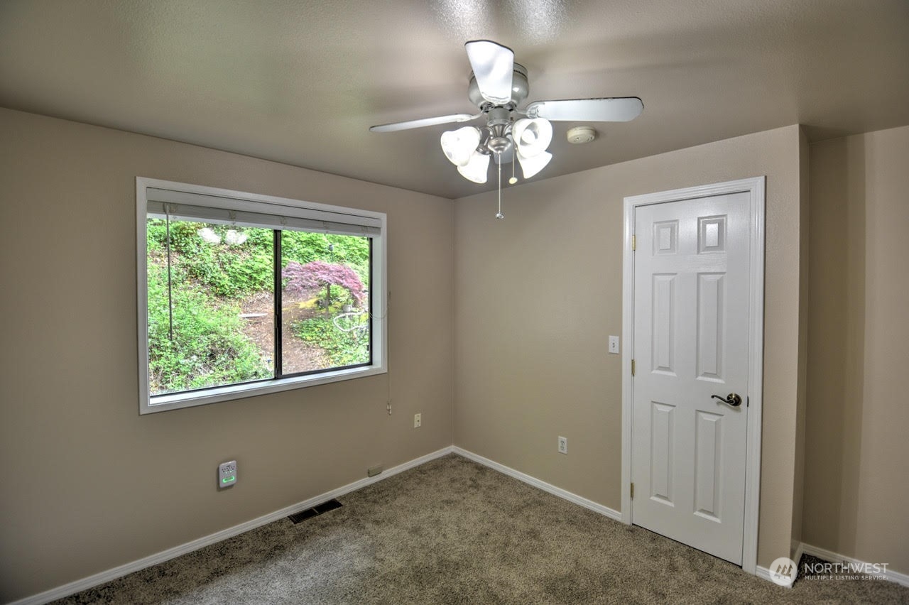 10335 Mullen Road Southeast Olympia, WA 98513 - Photo 13 of 35 Gallery Image 13