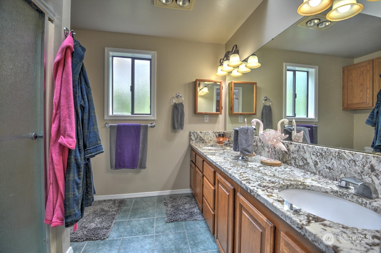 10335 Mullen Road Southeast Olympia, WA 98513 - Photo 17 of 35 Gallery Image 17