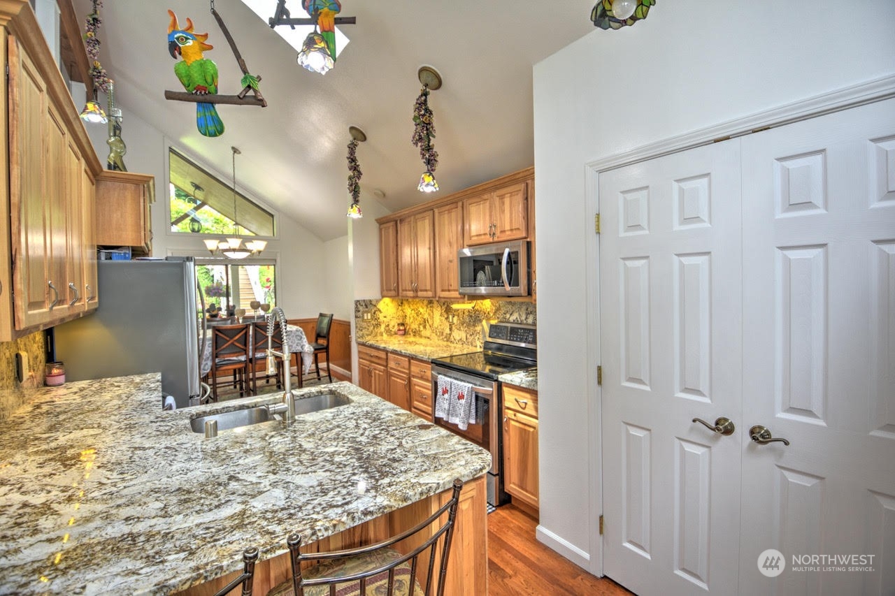 10335 Mullen Road Southeast Olympia, WA 98513 - Photo 9 of 35 Gallery Image 9