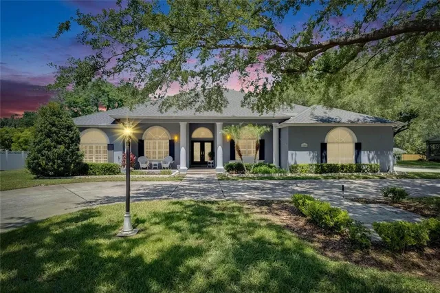 $824,900 | 1806 Chickasaw Trail, Valrico, FL 33596