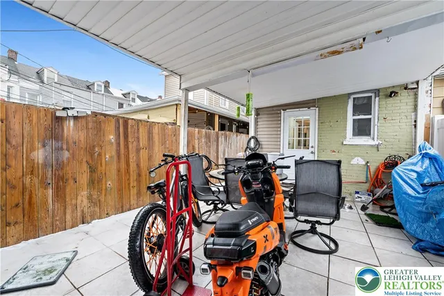 $240,000 | 640 North Lumber Street, Allentown, PA 18102