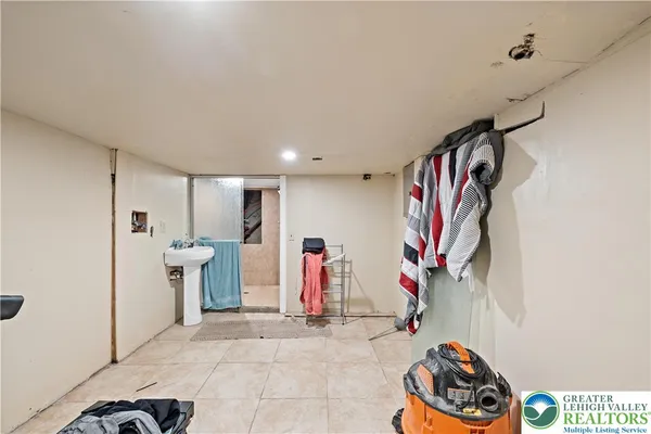 $229,999 | 640 North Lumber Street, Allentown, PA 18102