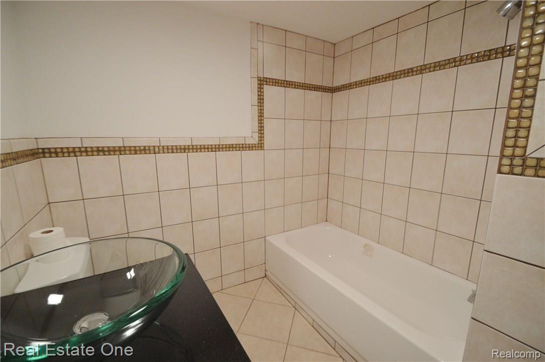 2141 Franklin Road Berkley, MI 48072 - Photo 20 of 25 DSC_0054.jpg