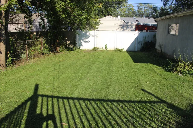 $269,000 | 15035 Harding Avenue, Midlothian, IL 60445