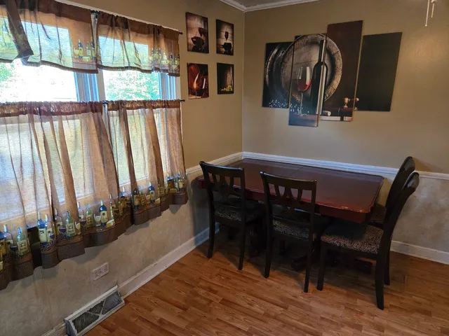 $269,000 | 15035 Harding Avenue, Midlothian, IL 60445