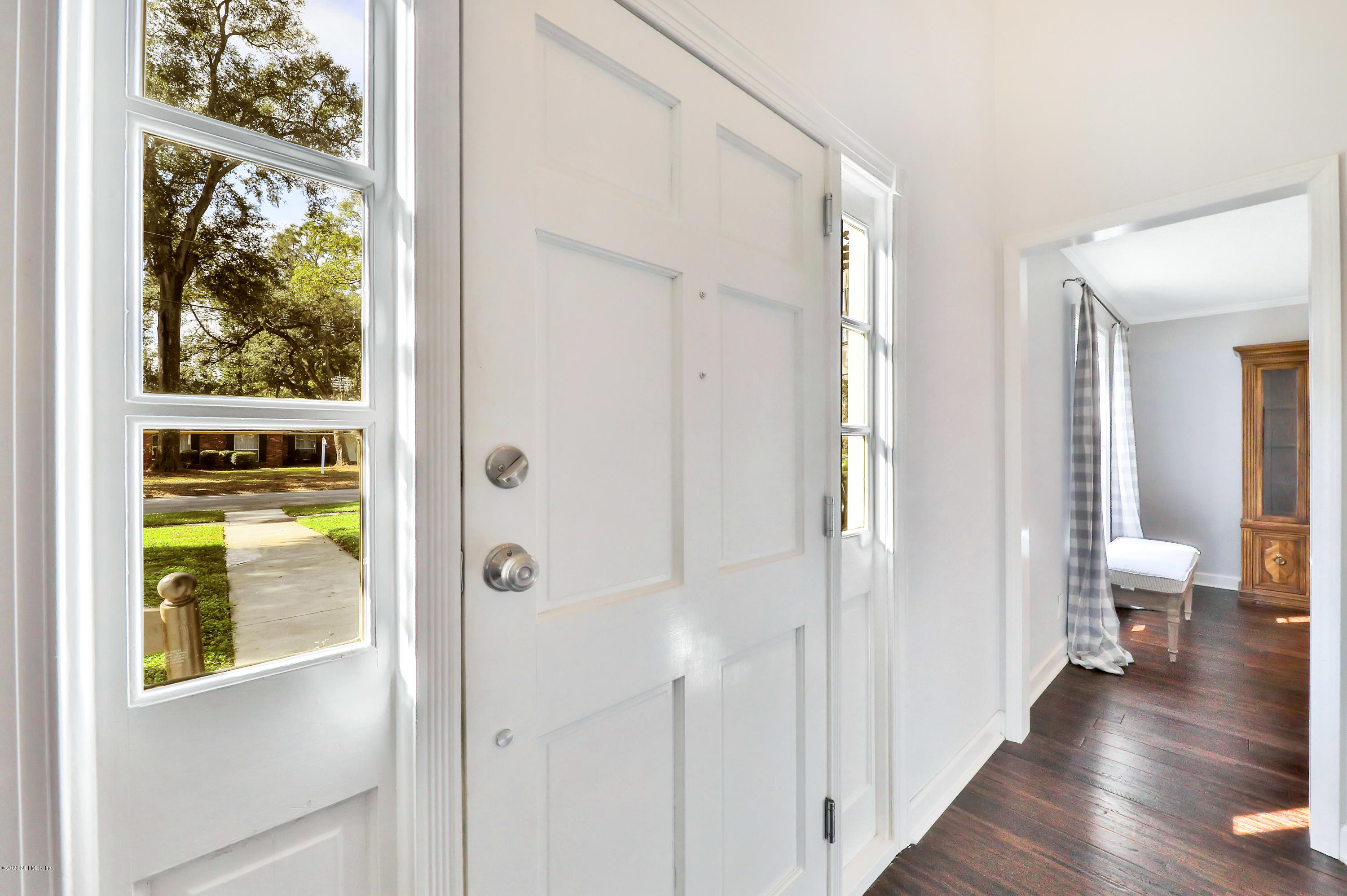 9449 Wexford Road Jacksonville, FL 32257 - Photo 4 of 46 Entry