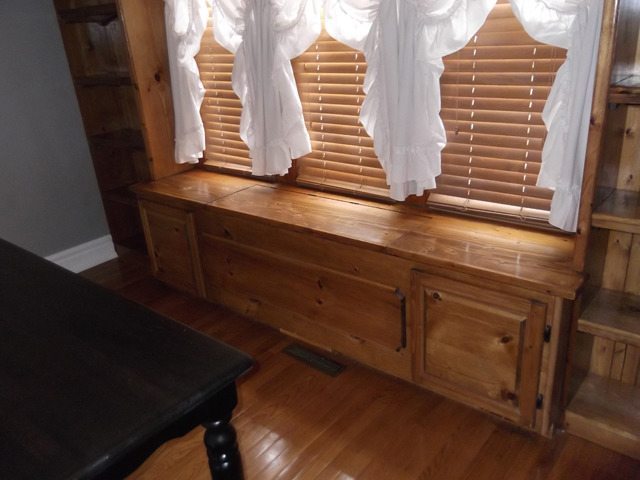 404 West Minnesota Street Spring Valley, IL 61362 - Photo 7 of 19 a view of room with windows