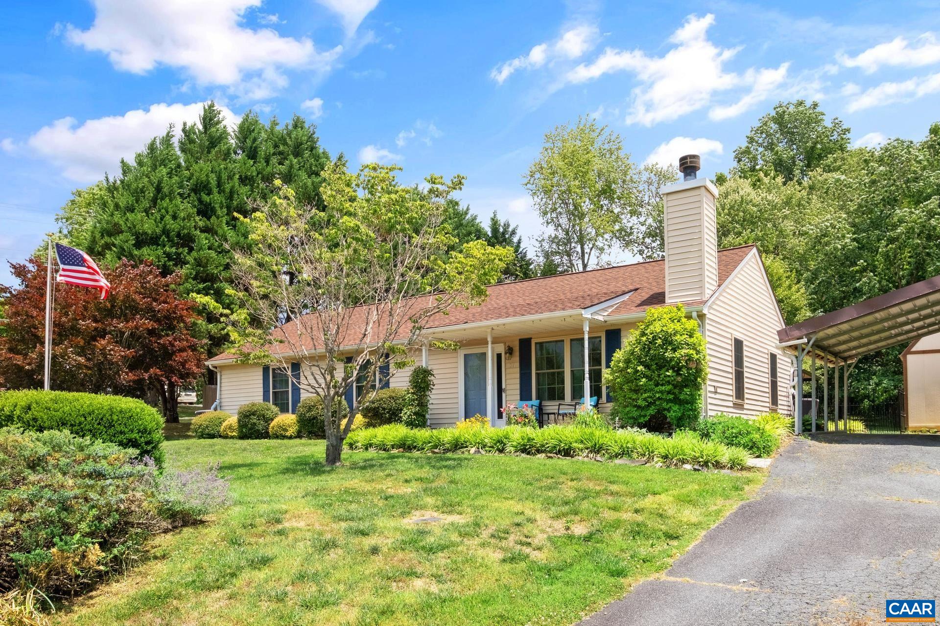 17 Jonquil Road Ruckersville, VA 22968 - Photo 1 of 33 a front view of a house with garden