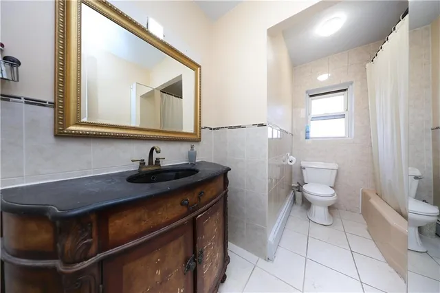 an empty room with a empty space and windows