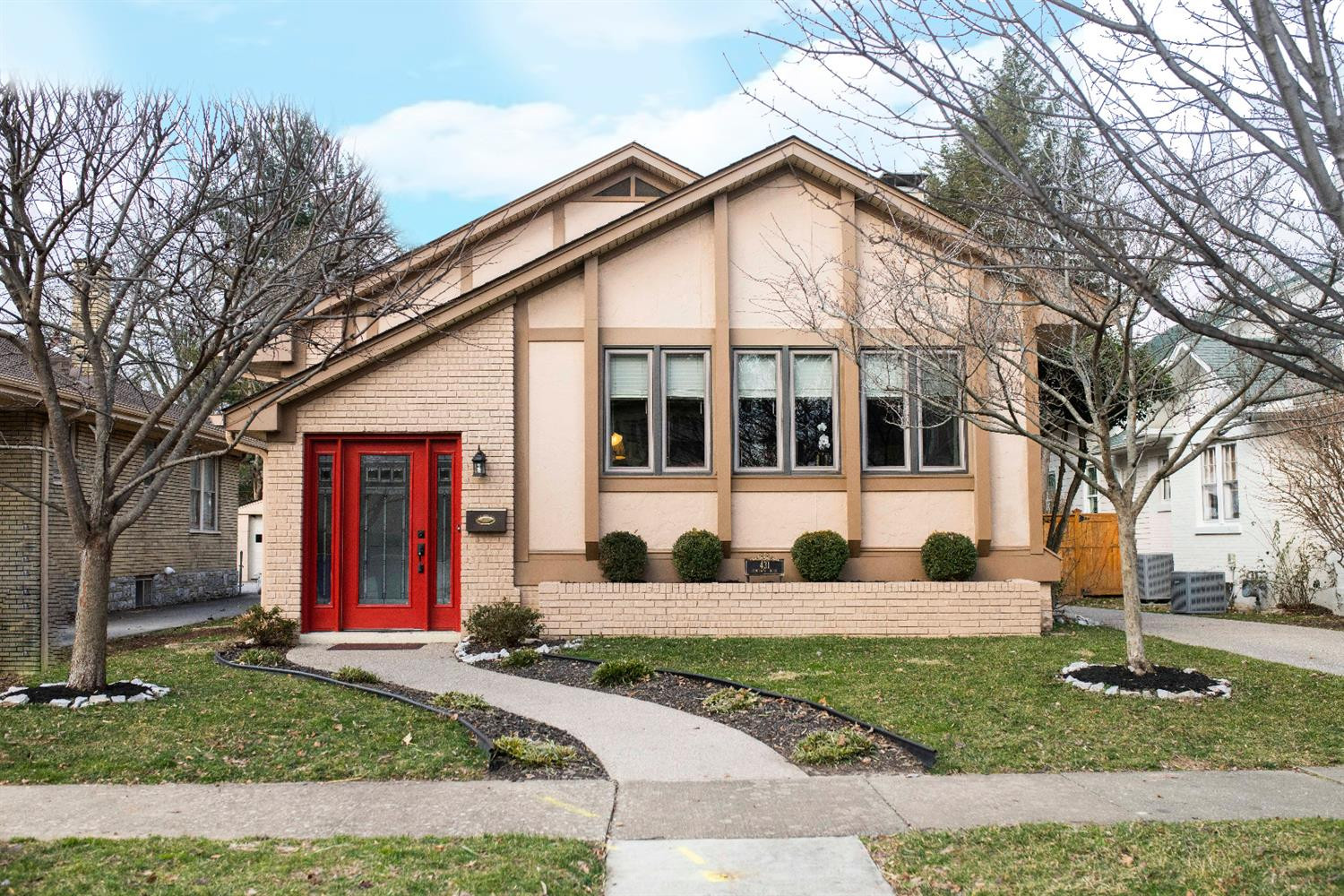 431 Ridgeway Road Lexington, KY 40502 - Photo 2 of 44 Listing Photo