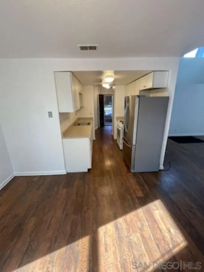 935 West 8th Street Santa Rosa, CA 95401 - Photo 6 of 19