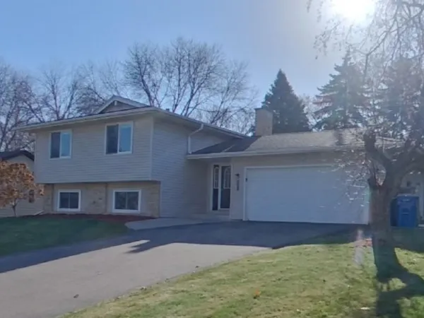 $2,549 | 1701 116th Street East, Burnsville, MN 55337