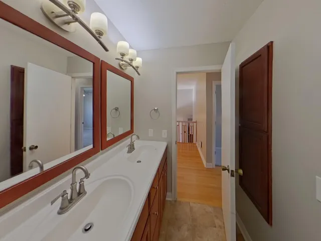 $2,629 | 1701 116th Street East, Burnsville, MN 55337