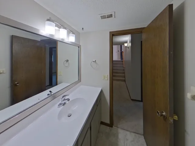 $2,629 | 1701 116th Street East, Burnsville, MN 55337