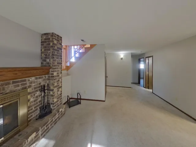 $2,629 | 1701 116th Street East, Burnsville, MN 55337