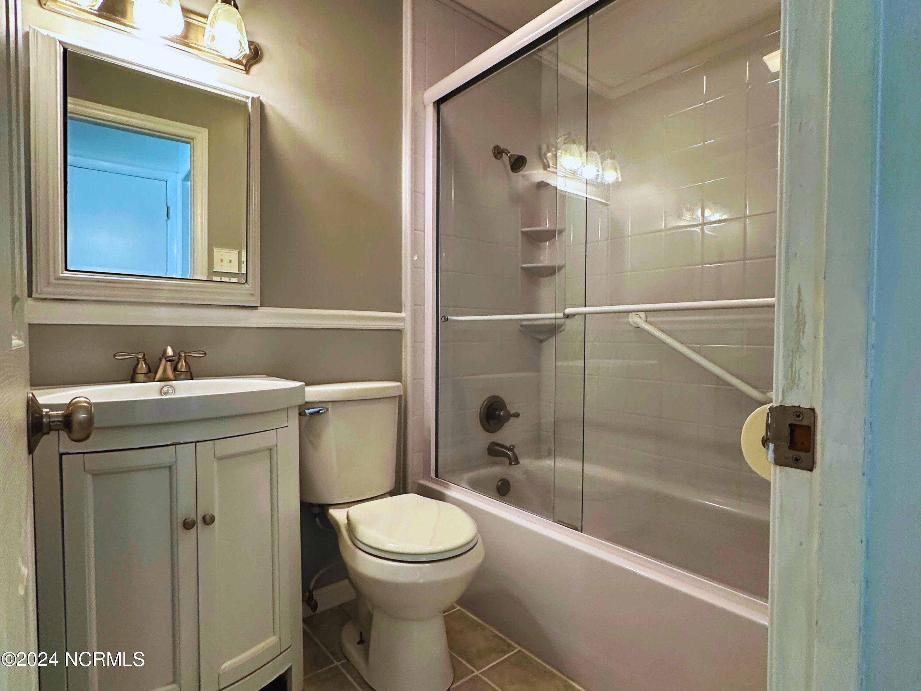 452 Nine Foot Road Newport, NC 28570 - Photo 22 of 32 Fully remodeled bathroom