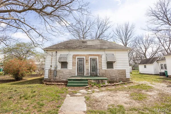 $45,000 | 10 South Washington Street, Lenzburg, IL 62255