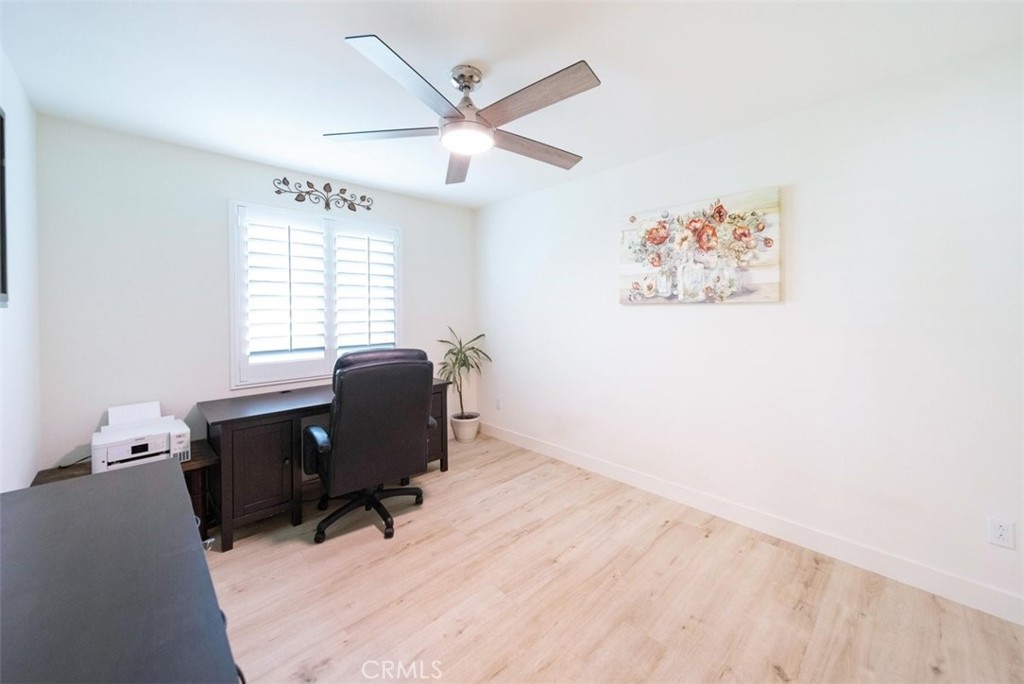 32078 Rambling Court Winchester, CA 92596 - Photo 20 of 48 a workspace with furniture and window