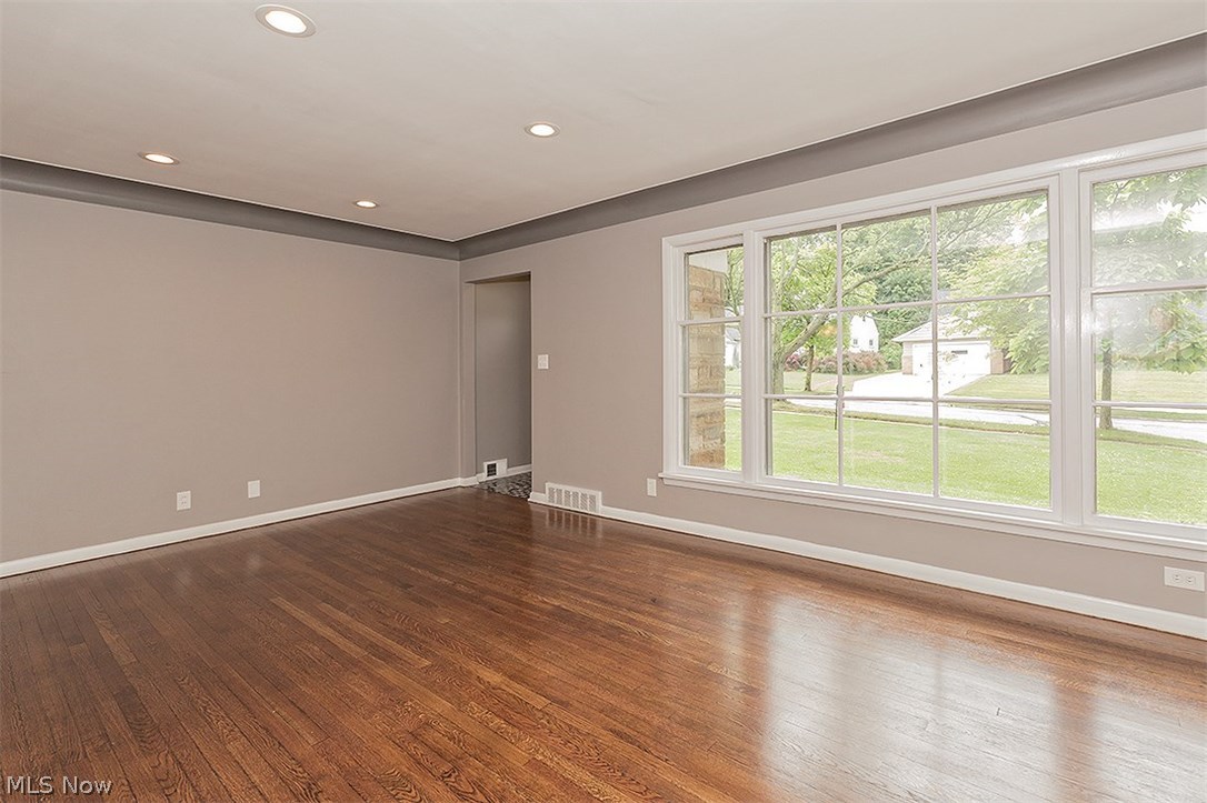 23897 Wimbledon Road Shaker Heights, OH 44122 - Photo 11 of 35 Gallery Image 11