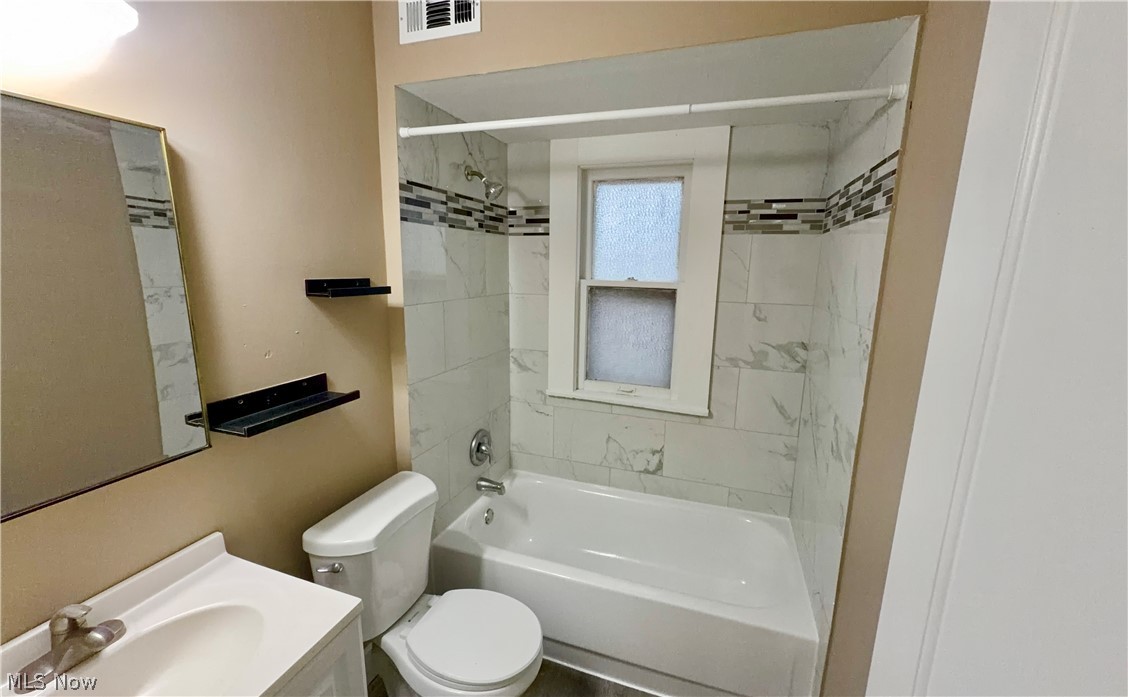 949 Helmsdale Road Cleveland Heights, OH 44112 - Photo 13 of 29