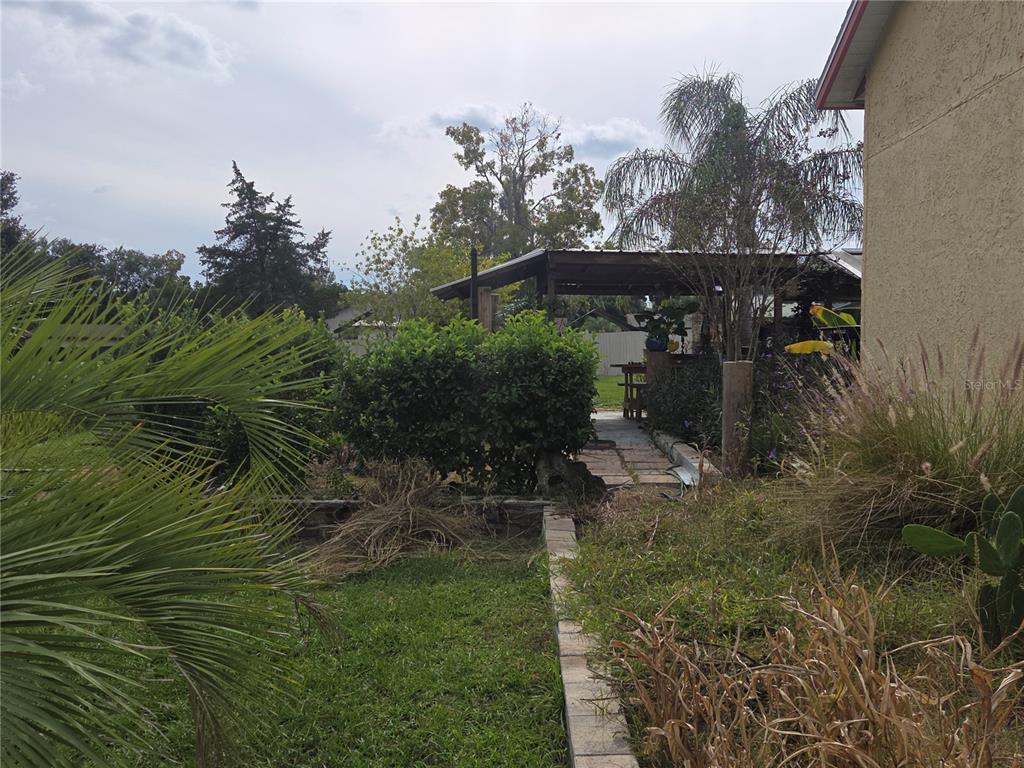 567 Silver Course Run Ocala, FL 34472 - Photo 73 of 95 a view of outdoor space and yard