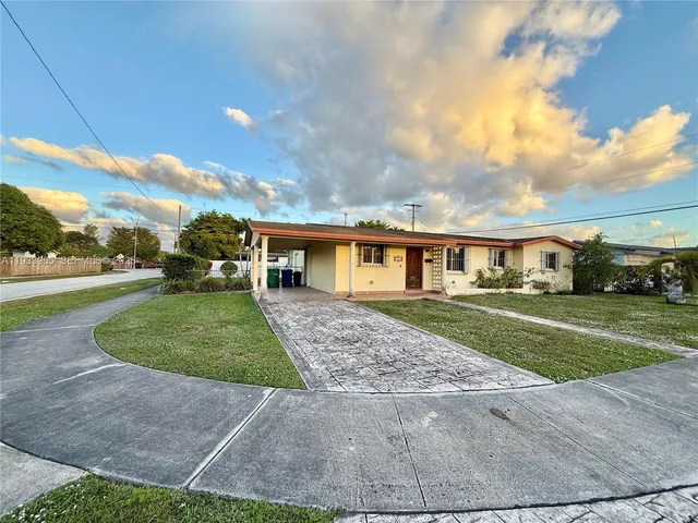 $699,000 | 2801 Southwest 92nd Court, Miami, FL 33165