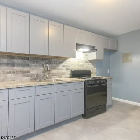 $1,975 | 106 South 13th Street, Newark, NJ 07107