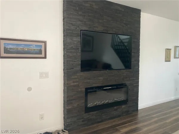 $2,100 | 4222 South Sugar Drive, Las Vegas, NV 89147