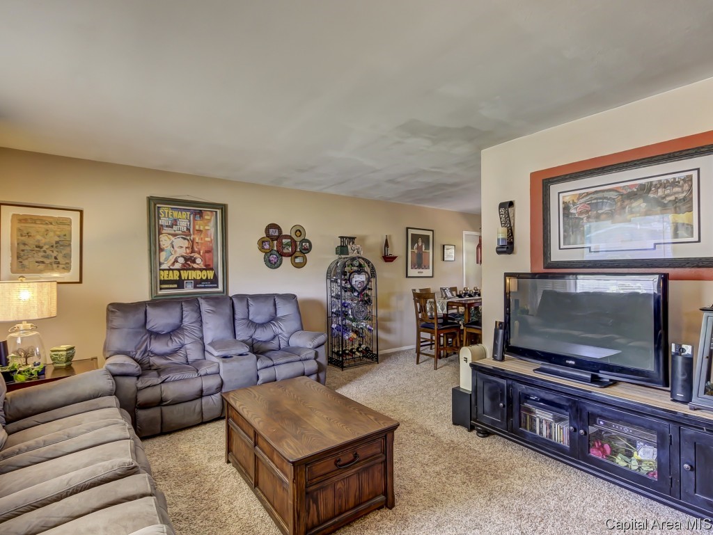 1531 Deerfield Road Chatham, IL 62629 - Photo 5 of 30 Gallery Image 5